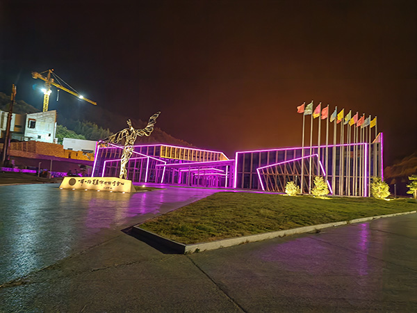 城市亮化是现代城市建设的重要组成部分，它不仅可以美化城市的夜景，还能提升城市的整体形象。随着科技的不断进步，城市亮化也得到了更多的关注和创新。本文将介绍一些关于城市亮化的创意和技术，帮助读者了解临夏市城市亮化的重要性以及如何进行临夏市城市亮化的规划和实施。